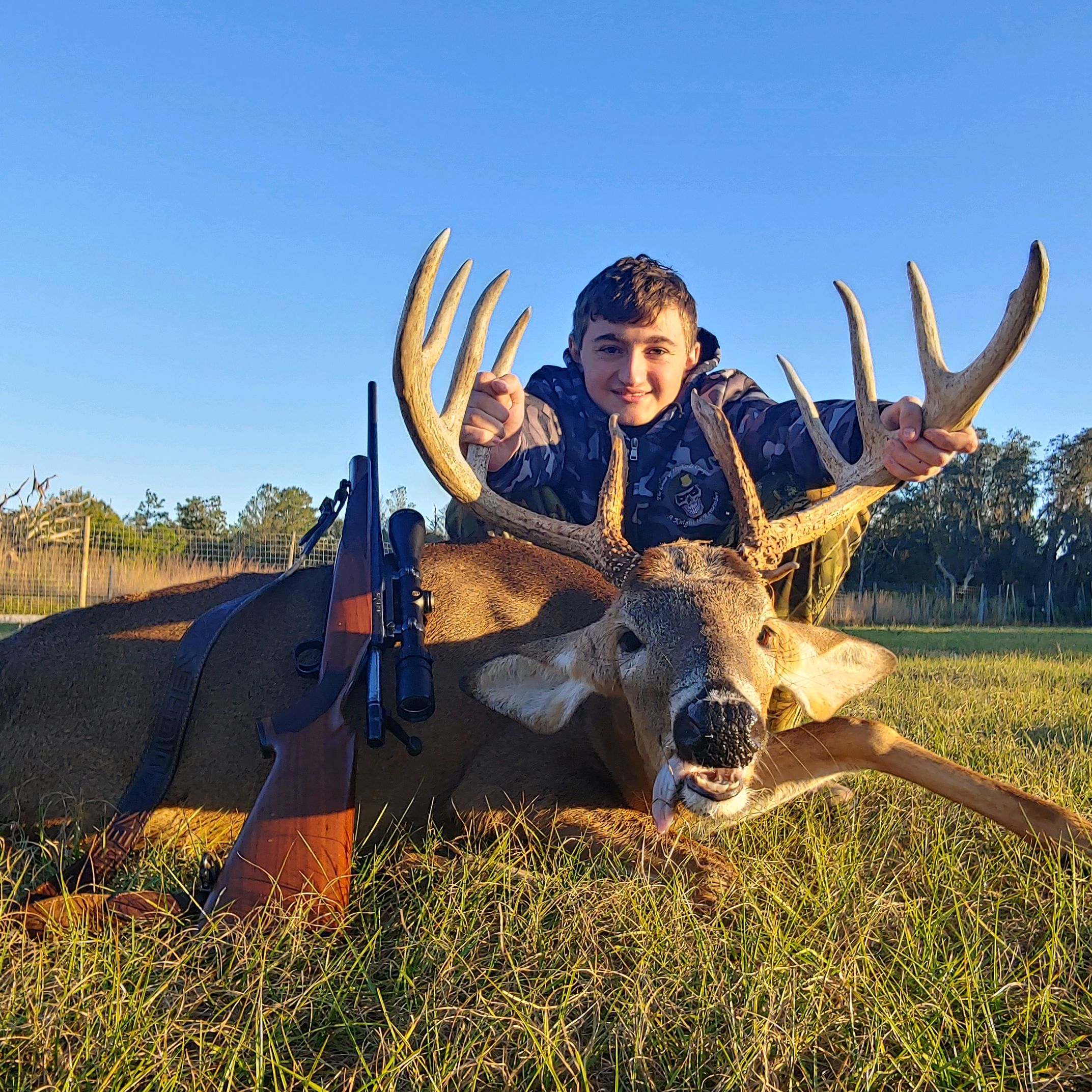 JRwithTrophyBuck2.jpg